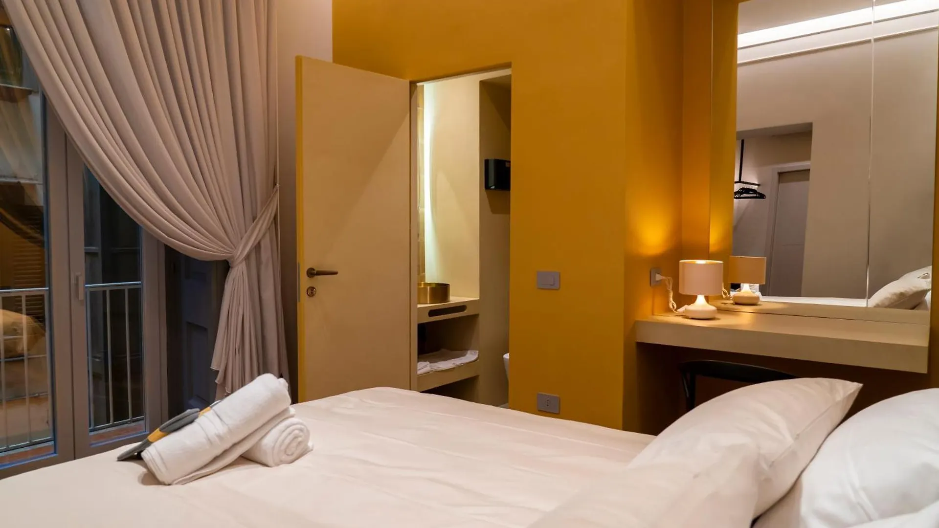 Panorama Host - Fuaje Concept Rooms Chiaia Naples 0*,  Italy